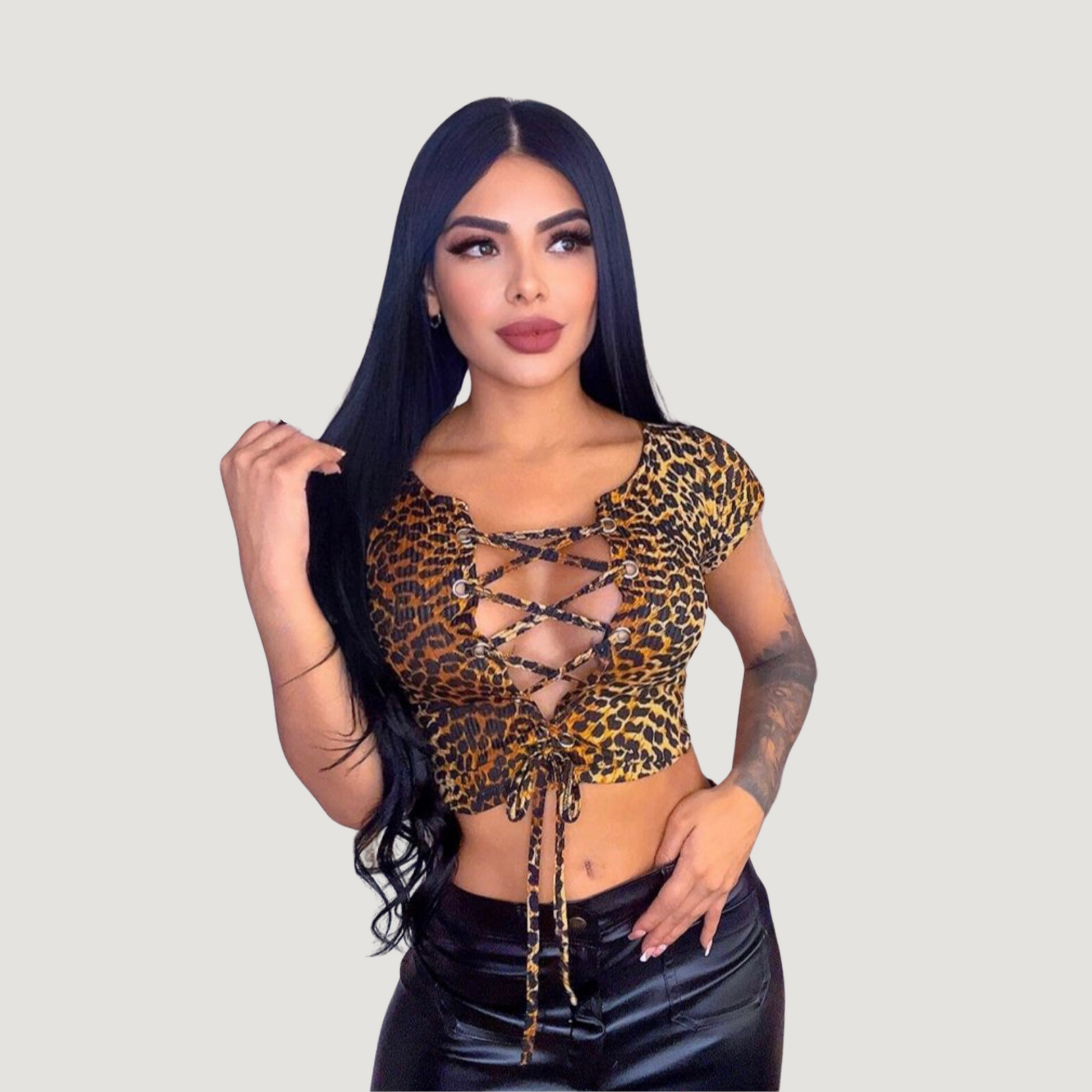 Criss cross crop top with lace-up neckline - Saida Fashion 