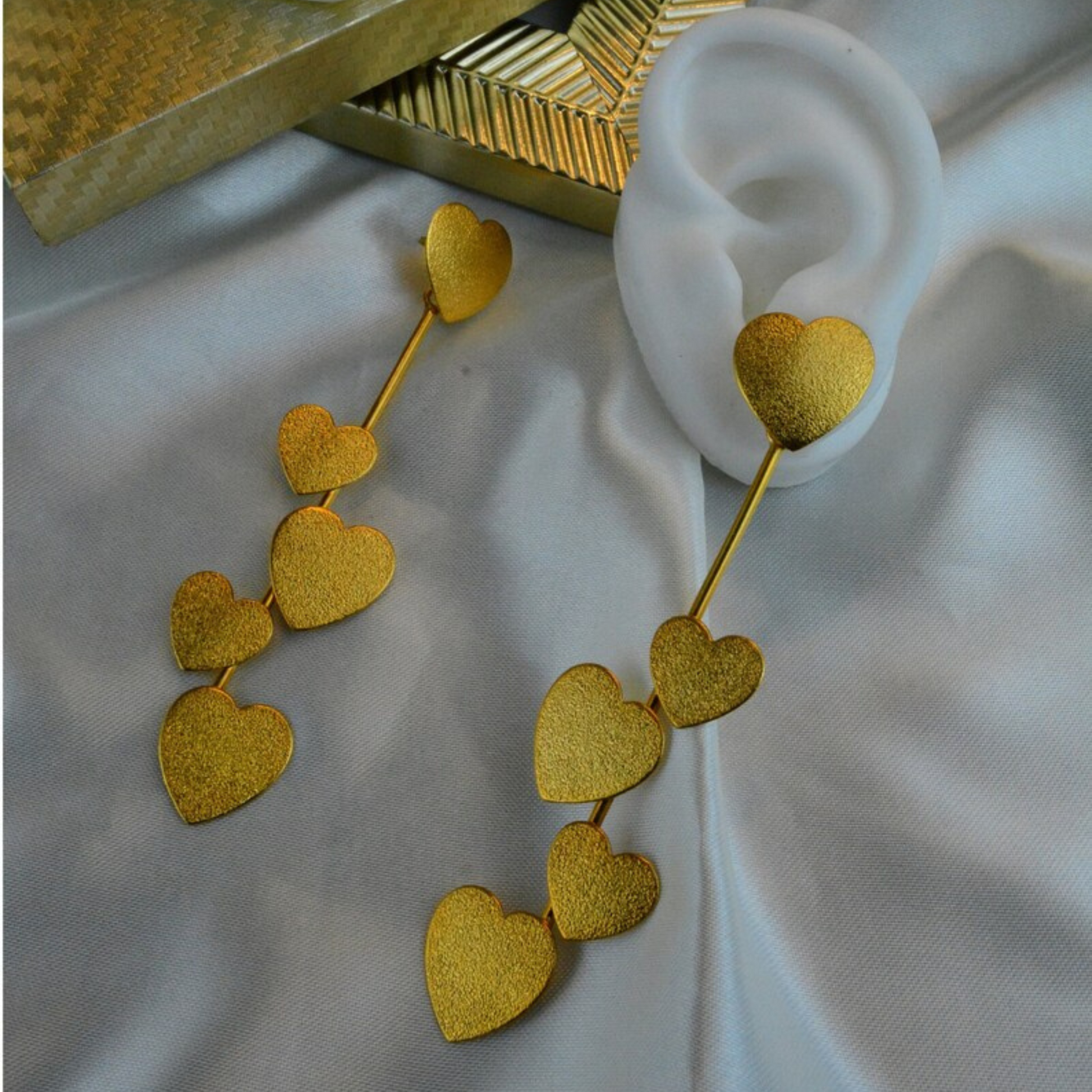 Long earrings with three heart design - Saida Fashion 