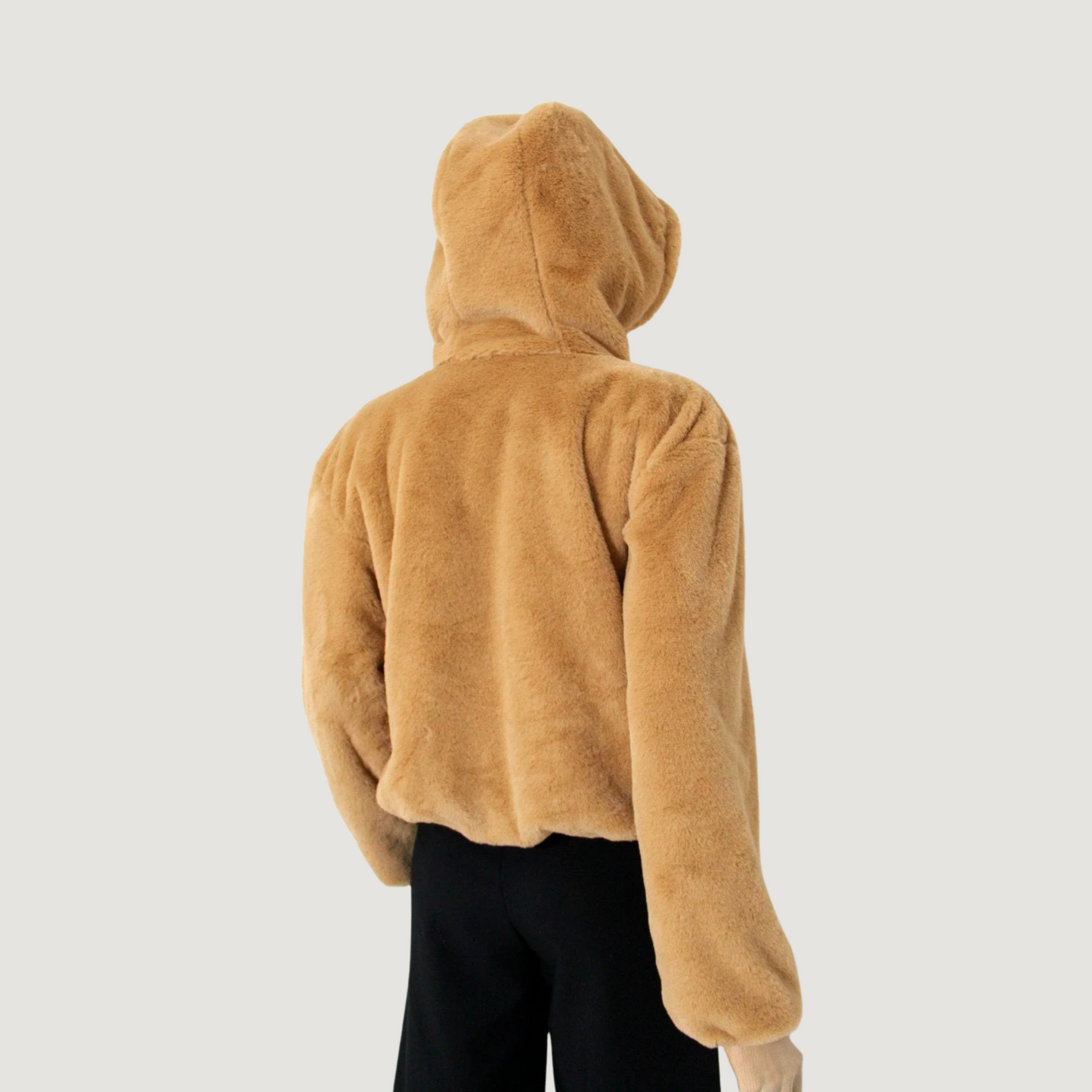 Chaqueta polar con capucha acogedora